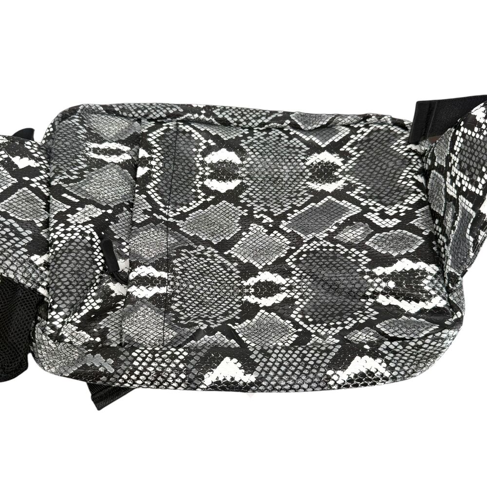 Tushbaby The Pack Diaper Bag Python Print Crossbody Fanny Waist Bag Pockets NWT - Picture 7 of 11